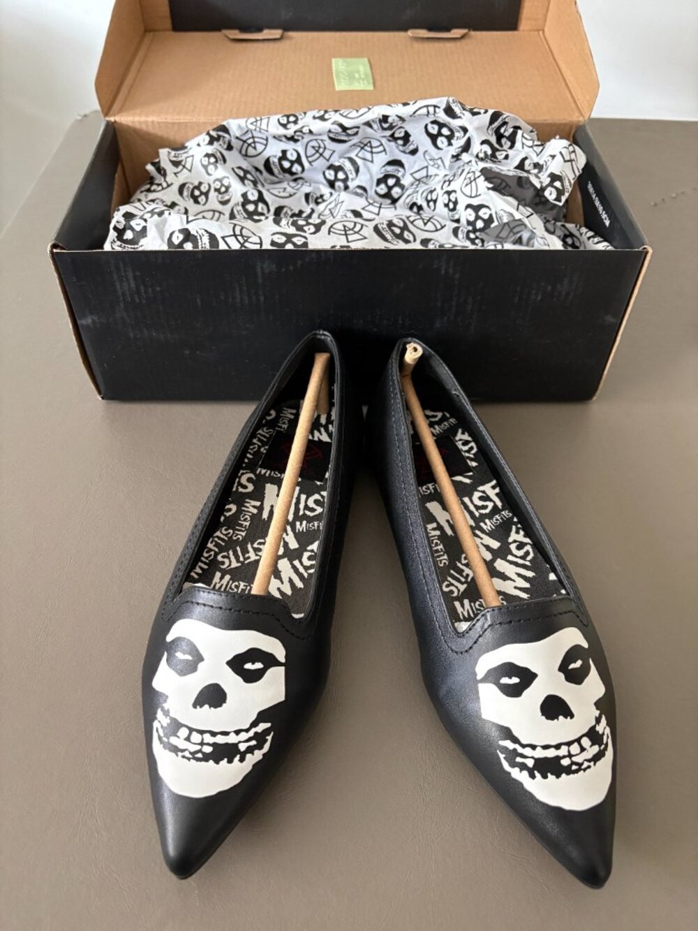 Misfits Fiend Skull Pointed Ballet Flat Shoes | Women's Size 6
